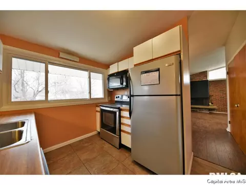 68 Bel Aire Dr, Springfield, IL 62703 photo 11