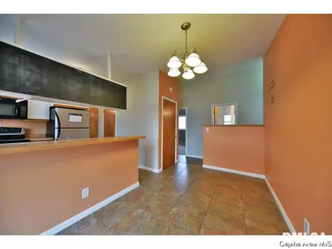68 Bel Aire Dr, Springfield, IL 62703 photo 12