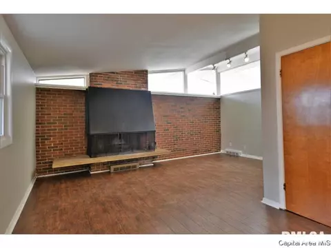 68 Bel Aire Dr, Springfield, IL 62703 photo 4