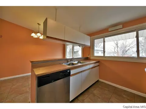 68 Bel Aire Dr, Springfield, IL 62703 photo 10