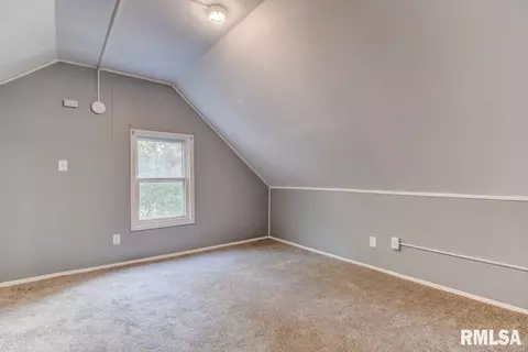 904 E Washington St, Riverton, IL 62561 photo 26