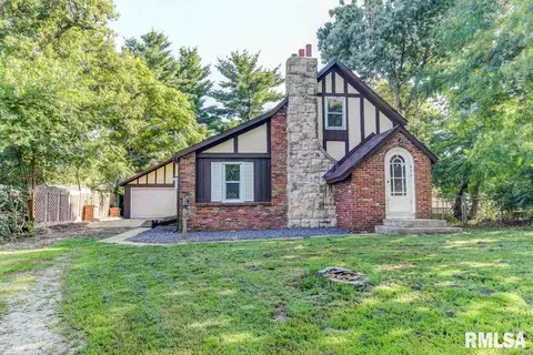 904 E Washington St, Riverton, IL 62561 photo 1
