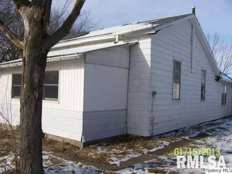310 W Pr, Camp Point, IL 62320 photo 1