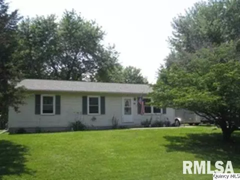 312 Sycamore, Payson, IL 62360 photo 1