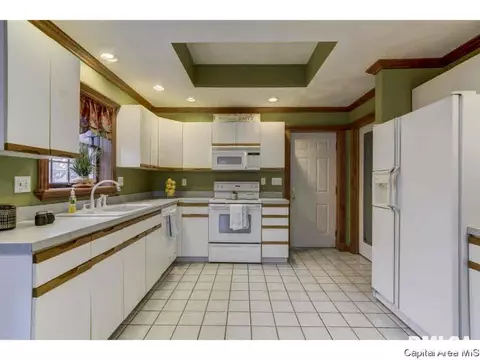 2121 Timberview Dr, Springfield, IL 62702 photo 9