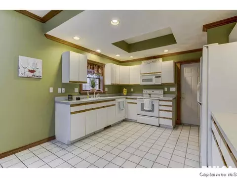 2121 Timberview Dr, Springfield, IL 62702 photo 8