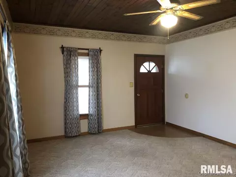 120 E Stoddard Ave, Virden, IL 62690 photo 7