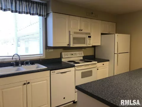 120 E Stoddard Ave, Virden, IL 62690 photo 12