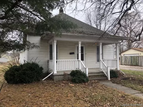 120 E Stoddard Ave, Virden, IL 62690 photo 3