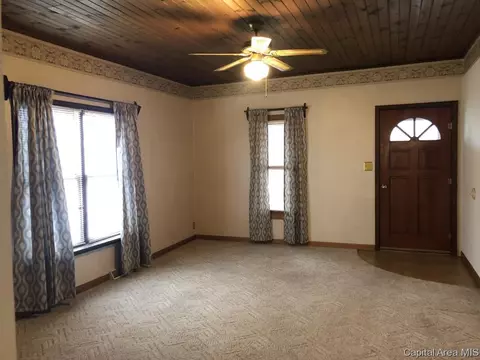 120 E Stoddard Ave, Virden, IL 62690 photo 8