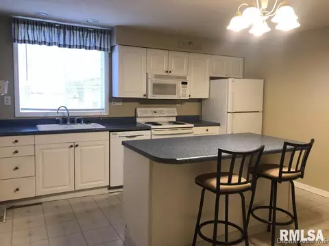 120 E Stoddard Ave, Virden, IL 62690 photo 10