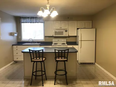 120 E Stoddard Ave, Virden, IL 62690 photo 9