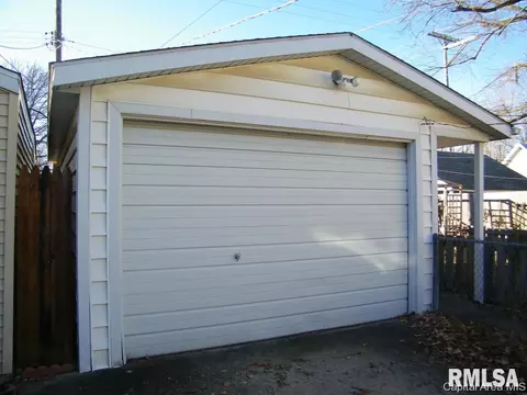 1703 S 1st St, Springfield, IL 62704 photo 2