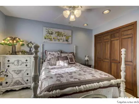 2012 Croydon Dr, Springfield, IL 62703 photo 12