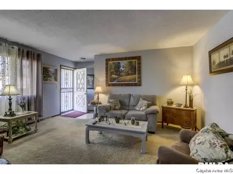 2012 Croydon Dr, Springfield, IL 62703 photo 2