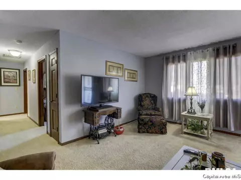 2012 Croydon Dr, Springfield, IL 62703 photo 5