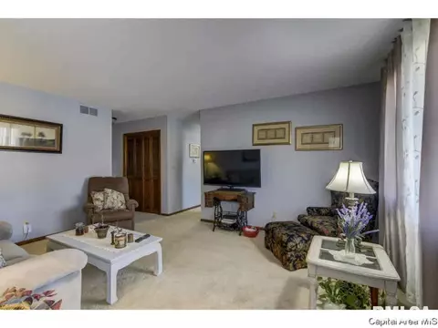 2012 Croydon Dr, Springfield, IL 62703 photo 4
