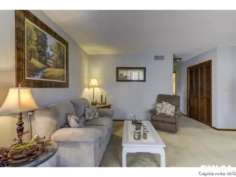2012 Croydon Dr, Springfield, IL 62703 photo 6