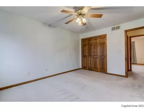 2304 Burgess Dr, Springfield, IL 62711 photo 19