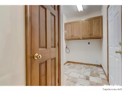 2304 Burgess Dr, Springfield, IL 62711 photo 11