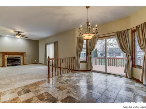2304 Burgess Dr, Springfield, IL 62711 photo 9