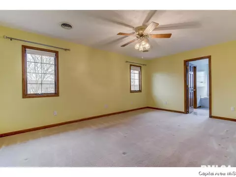 2304 Burgess Dr, Springfield, IL 62711 photo 13
