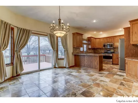 2304 Burgess Dr, Springfield, IL 62711 photo 8
