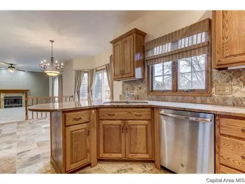 2304 Burgess Dr, Springfield, IL 62711 photo 7
