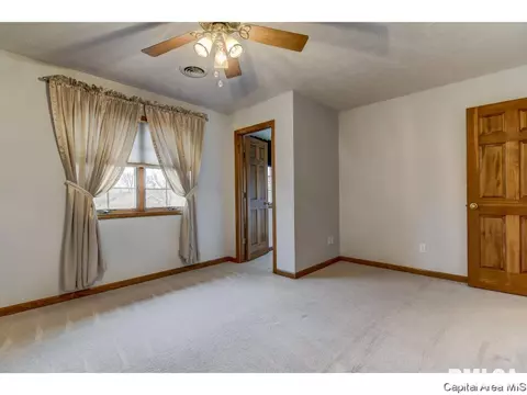 2304 Burgess Dr, Springfield, IL 62711 photo 17