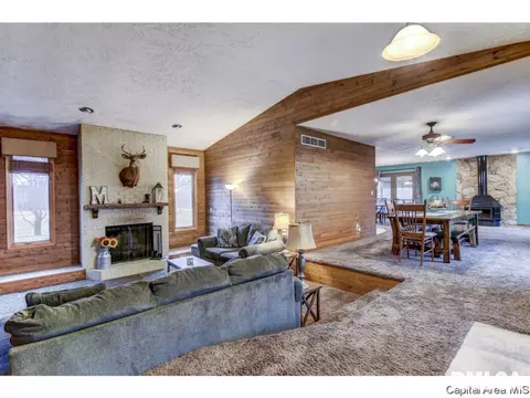 766 Gabbert Rd, Springfield, IL 62707 photo 2