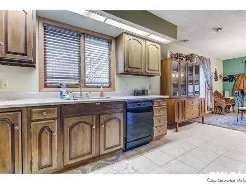 766 Gabbert Rd, Springfield, IL 62707 photo 9