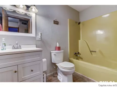 766 Gabbert Rd, Springfield, IL 62707 photo 19
