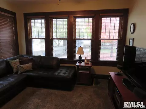 2149 S 6th St, Springfield, IL 62703 photo 2