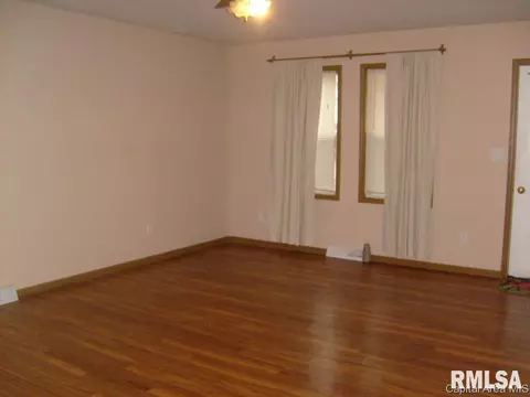 2953 S 4th St, Springfield, IL 62703 photo 5