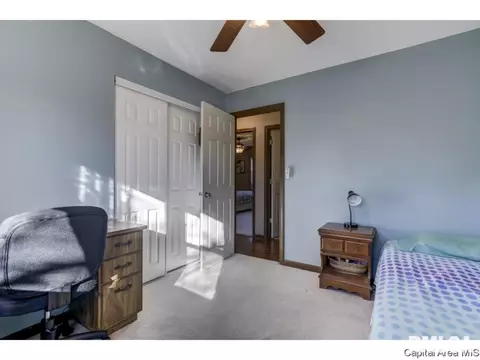 2001 Stockton, Springfield, IL 62703 photo 17
