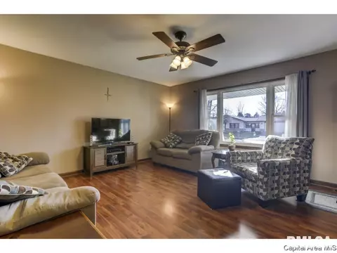 2001 Stockton, Springfield, IL 62703 photo 4