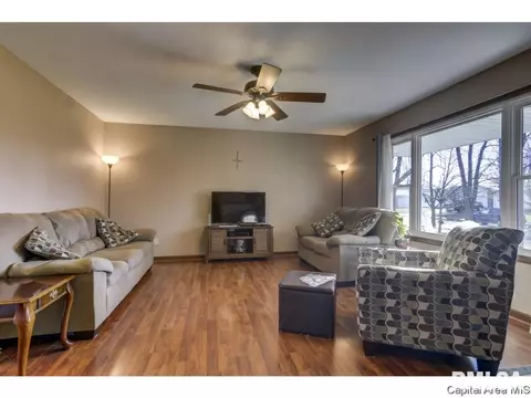 2001 Stockton, Springfield, IL 62703 photo 5