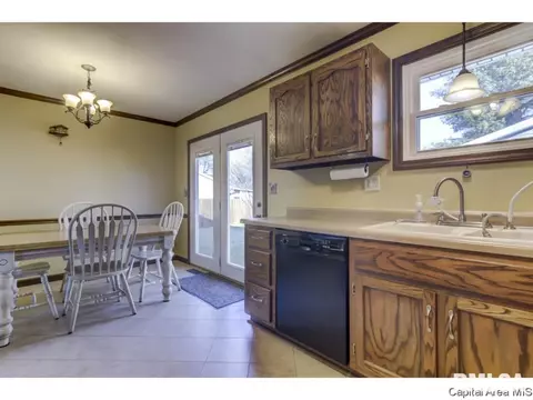 2001 Stockton, Springfield, IL 62703 photo 8