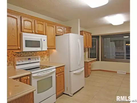 11 Beacon Ridge Dr, Springfield, IL 62711 photo 5