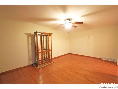 11 Beacon Ridge Dr, Springfield, IL 62711 photo 14
