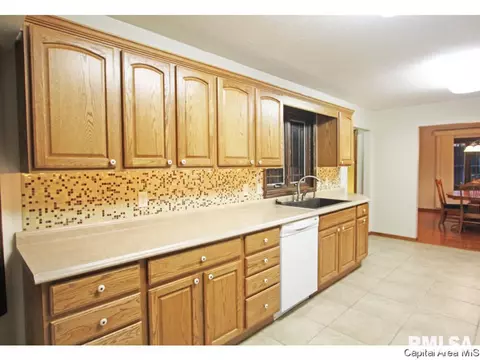 11 Beacon Ridge Dr, Springfield, IL 62711 photo 8