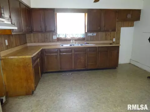 1109 N 15th St, Springfield, IL 62703 photo 5