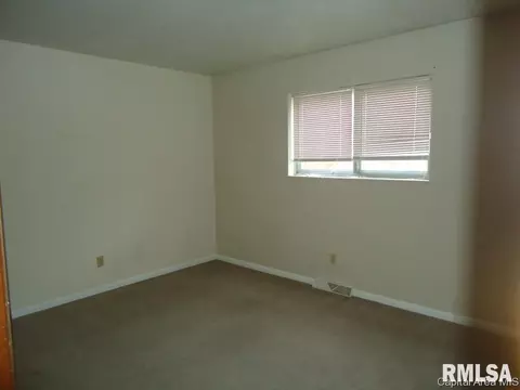 2107 Lexington Dr, Springfield, IL 62704 photo 6