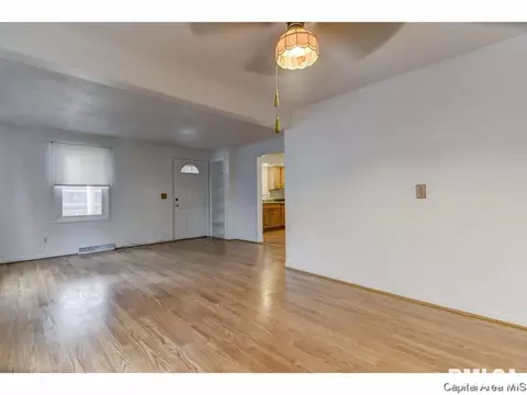 2253 E Keys St, Springfield, IL 62702 photo 9