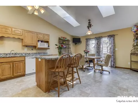 4114 Gissing Dr, Springfield, IL 62711 photo 6
