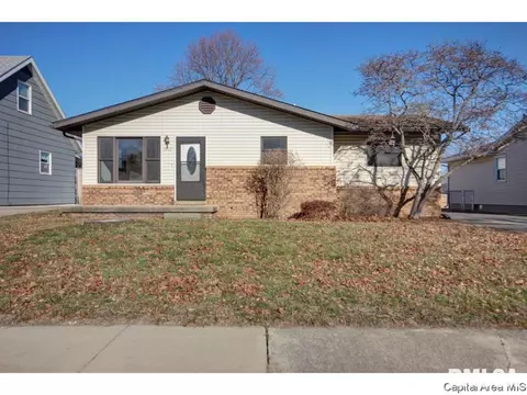 3013 Selkirk, Springfield, IL 62702 photo 1