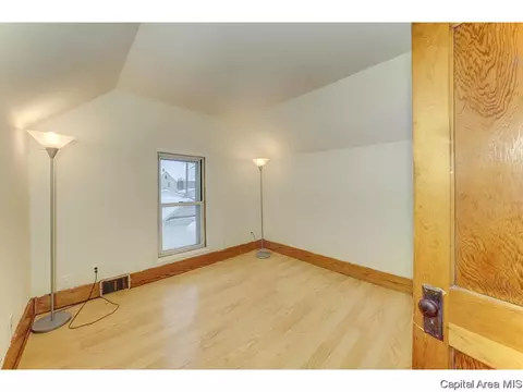 1220 N 2nd St, Springfield, IL 62702 photo 23