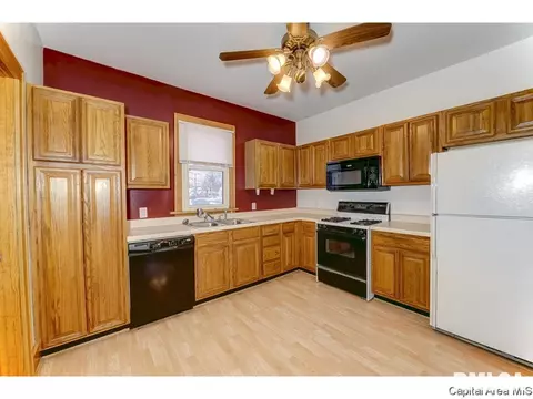 1220 N 2nd St, Springfield, IL 62702 photo 10