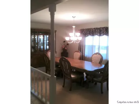 21 Columbine Ln, Springfield, IL 62712 photo 4
