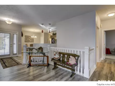 814 Colorado Ct, Springfield, IL 62711 photo 2
